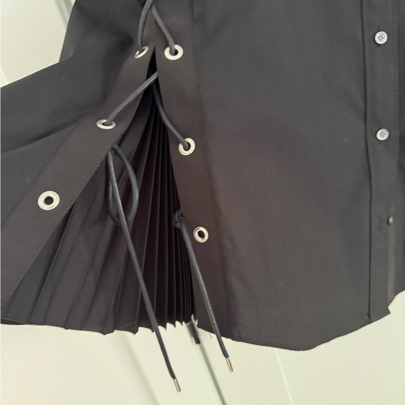 Sacai shirt dress with grommet and lace with pleating detail. - Picture 5 of 6